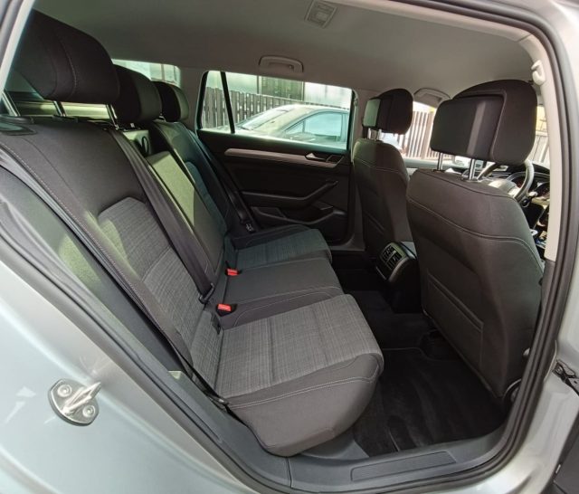 VOLKSWAGEN Passat Variant usata, con Chiusura centralizzata