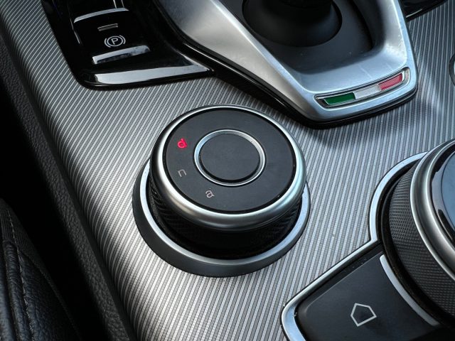 ALFA ROMEO Stelvio usata, con Regolazione elettrica sedili