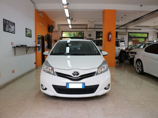 TOYOTA Yaris usata, con Airbag