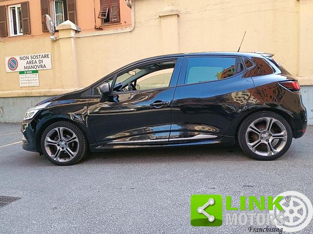 RENAULT Clio usata, con Autoradio