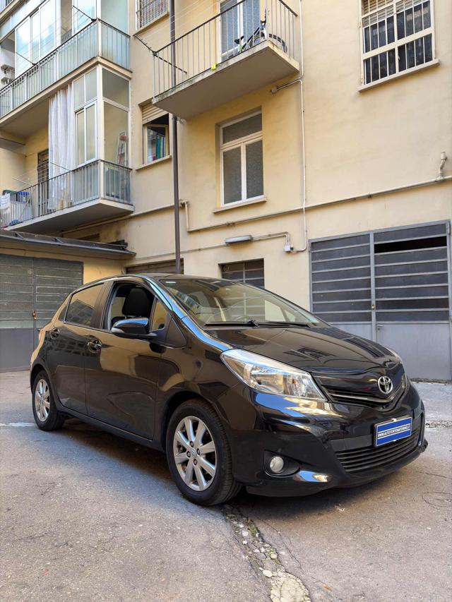 TOYOTA Yaris usata, con Airbag