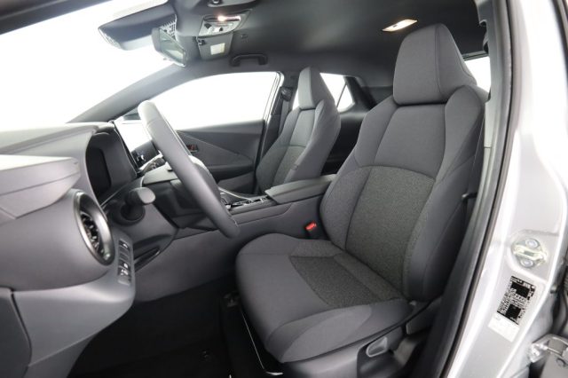 TOYOTA C-HR usata 8