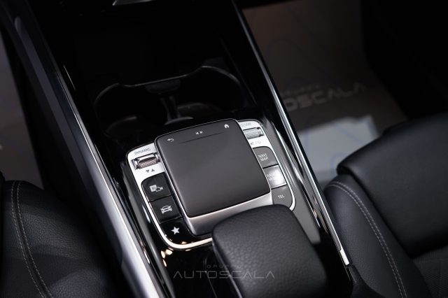 MERCEDES-BENZ GLB 200 usata, con Bracciolo