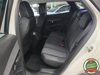 PEUGEOT 3008 usata, con Sistema di navigazione