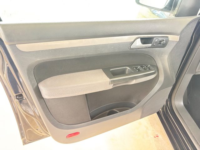 VOLKSWAGEN Touran usata, con Airbag testa