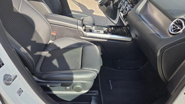 MERCEDES-BENZ B 180 usata, con Cronologia tagliandi
