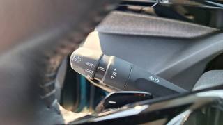 PEUGEOT 308 usata, con Volante in pelle