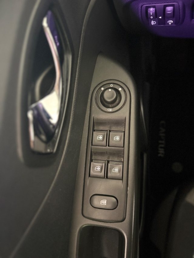 RENAULT Captur usata 19
