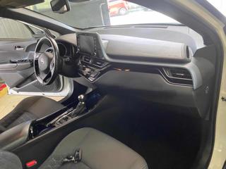TOYOTA C-HR usata 12