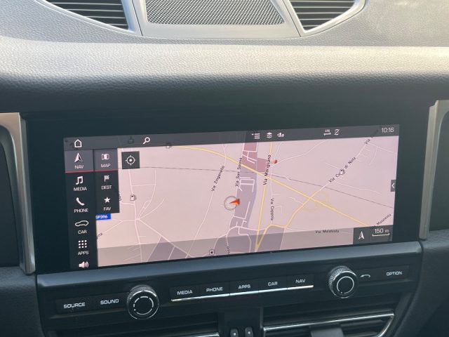 PORSCHE Macan usata, con Park Distance Control