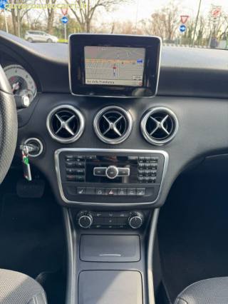 MERCEDES-BENZ A 180 usata, con Controllo vocale