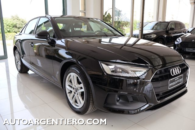 AUDI A4 usata, con Luci diurne