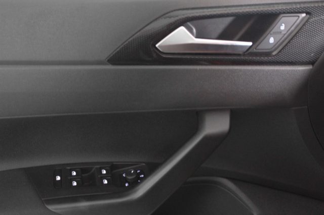 VOLKSWAGEN Taigo usata, con Fari LED