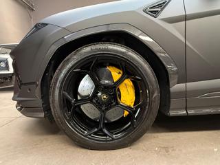 LAMBORGHINI Urus usata, con Boardcomputer