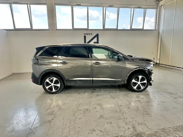 PEUGEOT 5008 usata, con Cerchi in lega