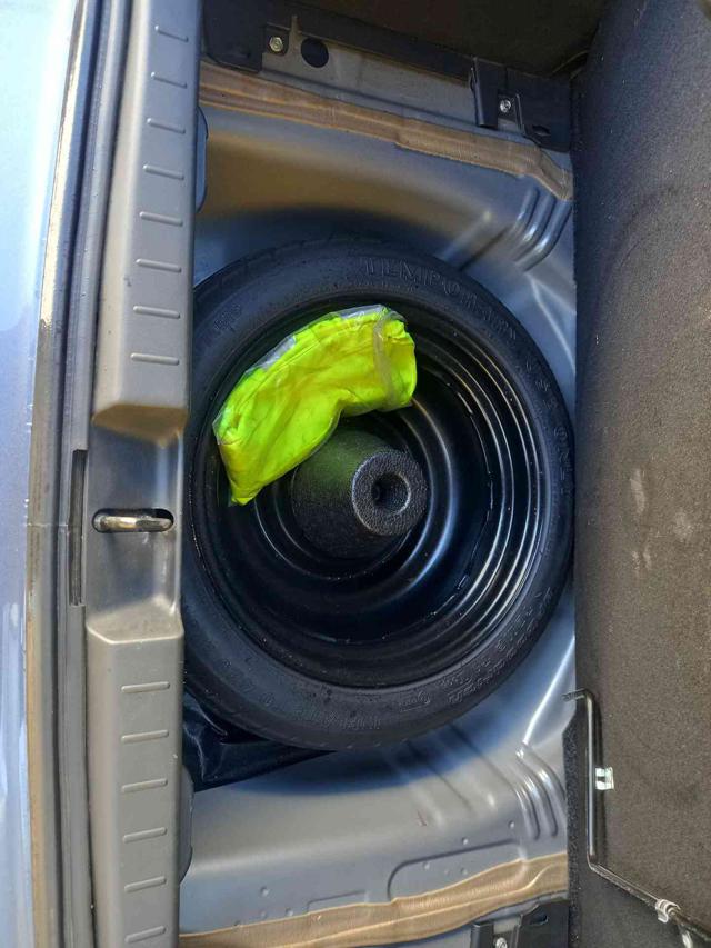 TOYOTA Yaris usata 23