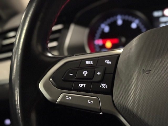 VOLKSWAGEN Passat Variant usata, con Volante in pelle