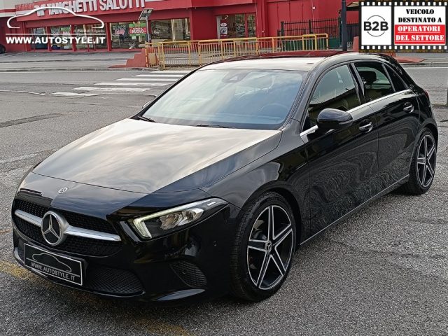 MERCEDES-BENZ A 180 usata, con Luci diurne LED