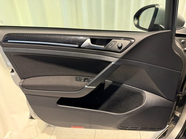 VOLKSWAGEN Golf usata, con Park Distance Control