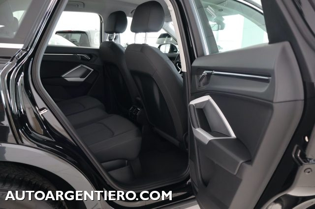 AUDI Q3 usata, con Sensori di parcheggio anteriori