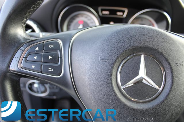 MERCEDES-BENZ GLA 180 usata, con Touch screen