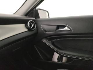 MERCEDES-BENZ GLA 180 usata, con Luci diurne LED