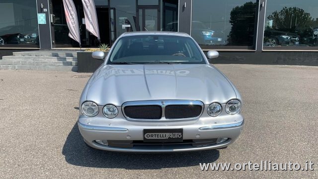 JAGUAR XJ usata, con Servosterzo
