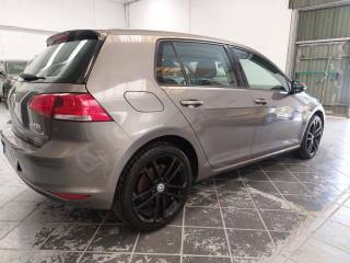 VOLKSWAGEN Golf usata, con Autoradio