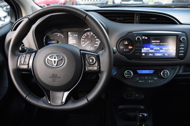 TOYOTA Yaris usata, con Cerchi in lega