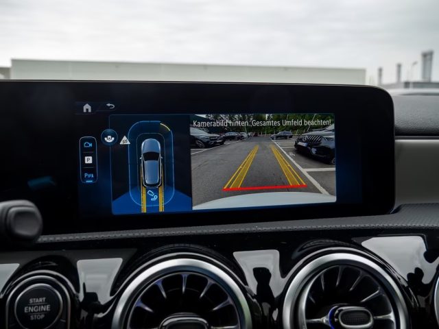 MERCEDES-BENZ A 180 usata, con Cronologia tagliandi