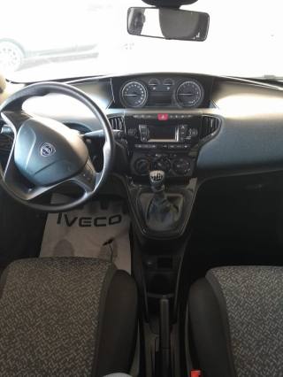 LANCIA Ypsilon usata, con Autoradio digitale