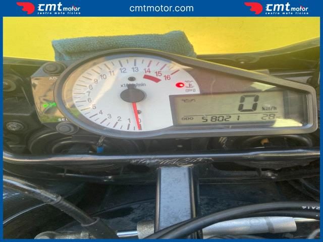 SUZUKI GSX R 750 usata 4