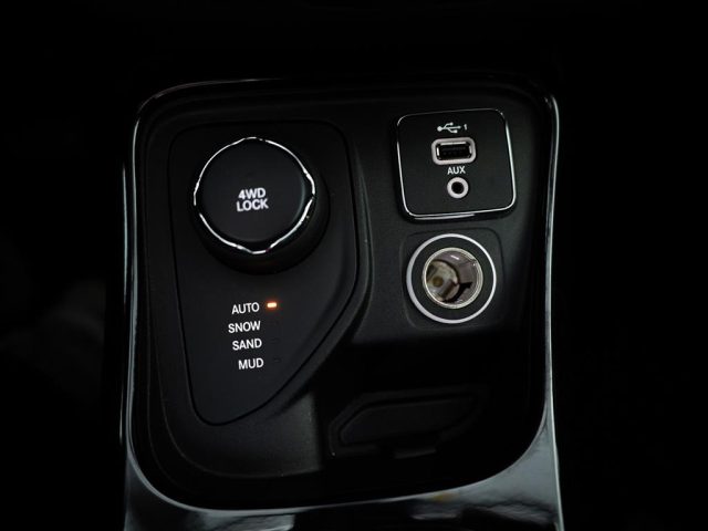 JEEP Compass usata, con Isofix