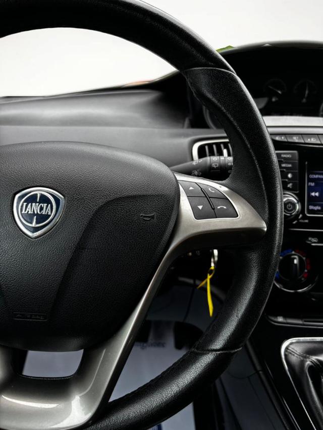 LANCIA Ypsilon usata, con Volante multifunzione