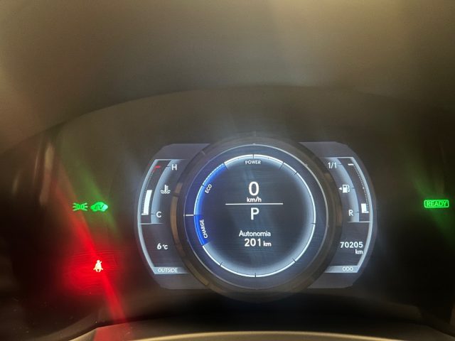 LEXUS RC 300h usata, con Autoradio