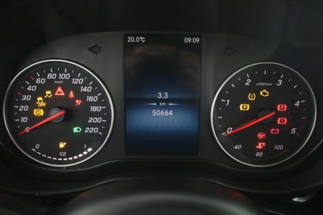 MERCEDES-BENZ CLA usata 12