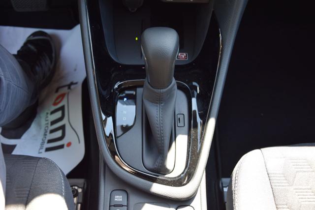 TOYOTA Yaris usata, con USB