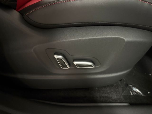 MG HS usata, con Sensori di parcheggio posteriori