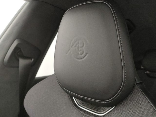 LOTUS Emeya usata, con Interni in pelle