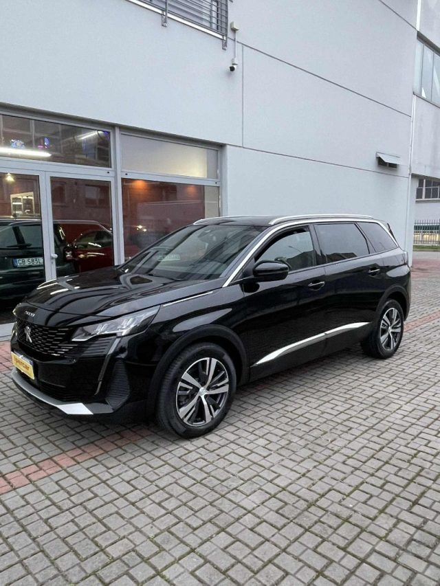 PEUGEOT 5008 usata, con Airbag