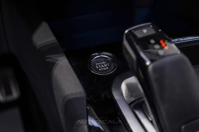 PEUGEOT 5008 usata, con Luci diurne LED