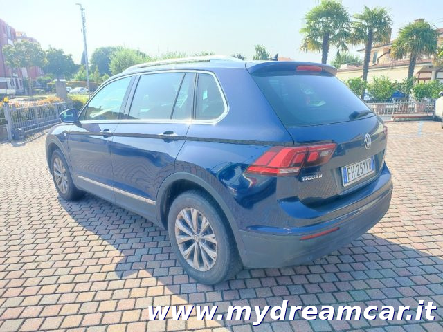 VOLKSWAGEN Tiguan usata, con Autoradio
