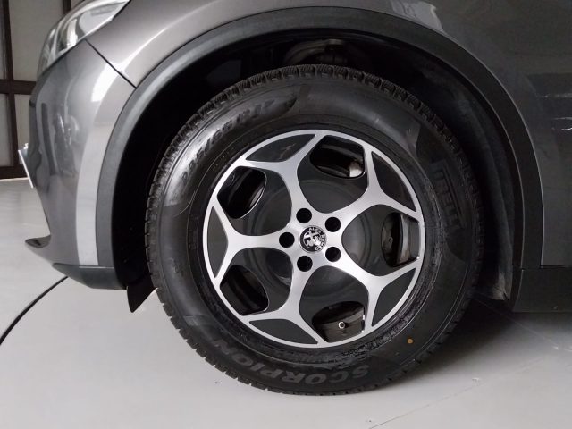 ALFA ROMEO Stelvio usata, con Fari Xenon