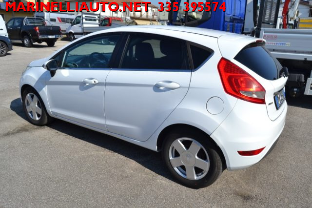 FORD Fiesta usata, con USB