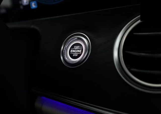 MERCEDES-BENZ E 220 usata, con Immobilizzatore elettronico