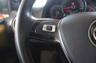 VOLKSWAGEN up! usata, con Frenata d