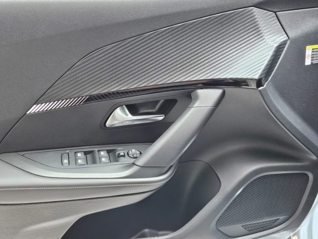 PEUGEOT 2008 usata, con Volante in pelle