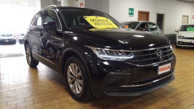 VOLKSWAGEN Tiguan usata, con Airbag laterali