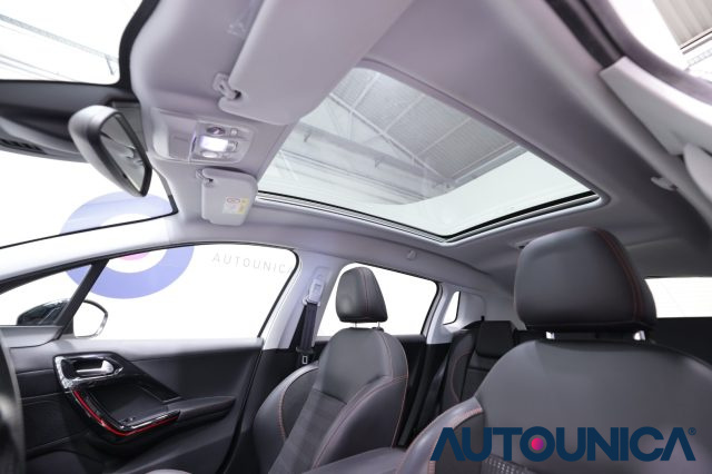 PEUGEOT 2008 usata, con Sistema di navigazione