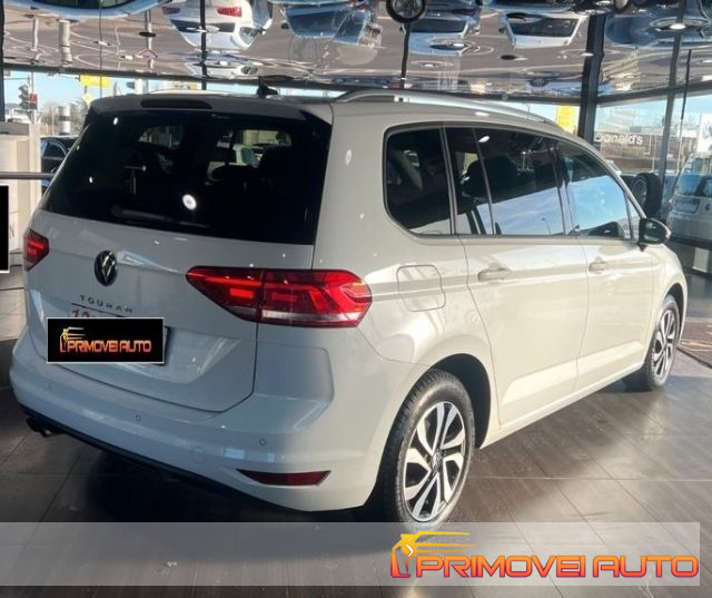 VOLKSWAGEN Touran usata, con Fendinebbia